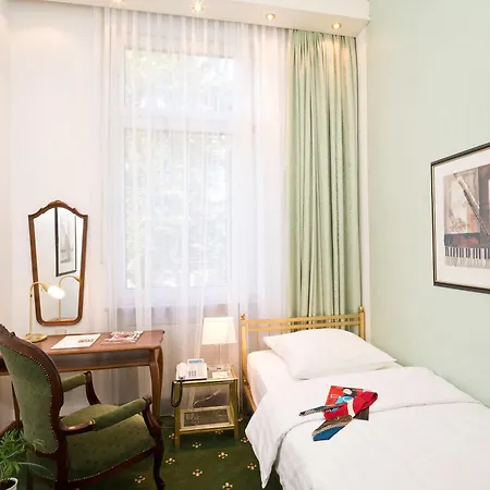 Hotel Palmenhof 4*